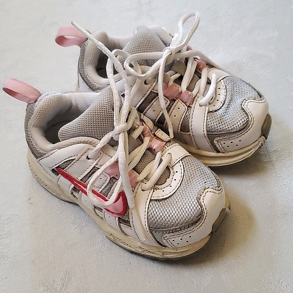 Nike White & Pink Sneakers Baby Girl Size 5C (See description) - Picture 6 of 8